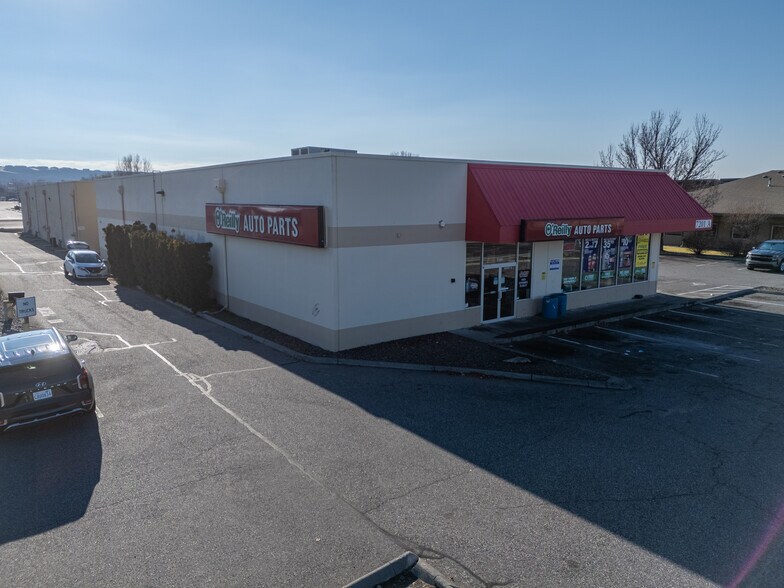 More Photos Of , Kennewick General Retail For Sale
