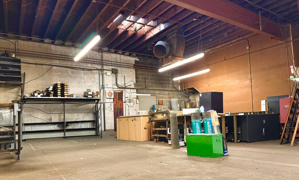 More Photos Of 87-95 Searing Ave, Mineola Warehouse For Sale