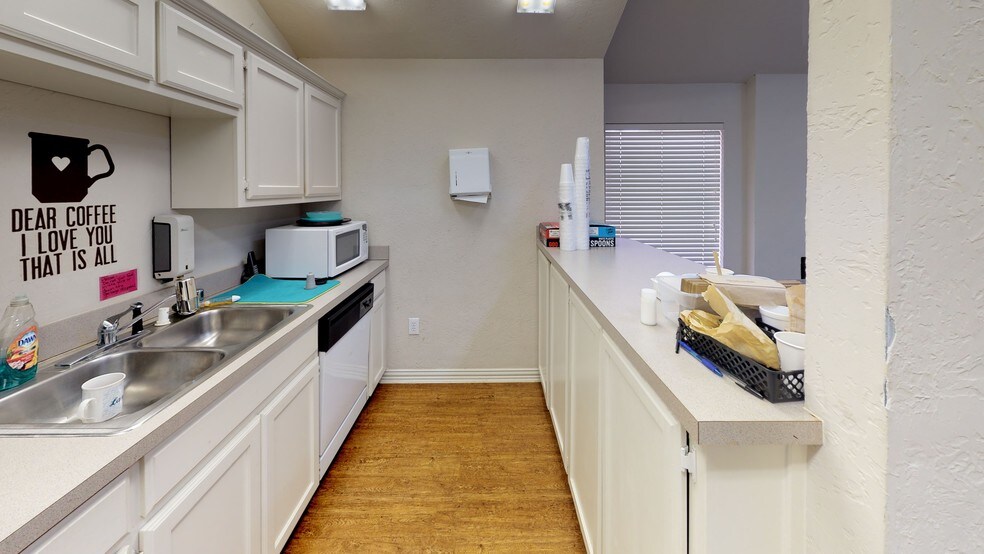 More Photos Of 1208 Bent Oaks Ct, Denton Office Residential For Sale