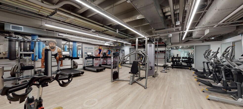 More Photos Of 4500 S Cherry Creek Dr, Denver Office For Lease