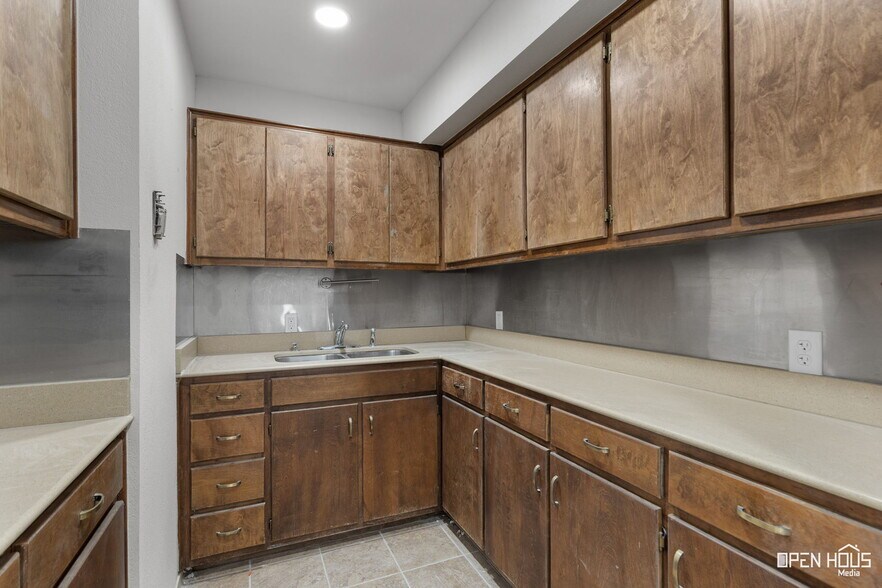 More Photos Of 1317 East St, Graham Medical For Sale