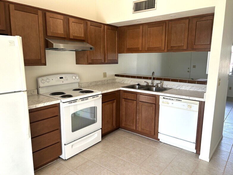 More Photos Of 2770 N Goyette Ave, Tucson Apartments For Sale