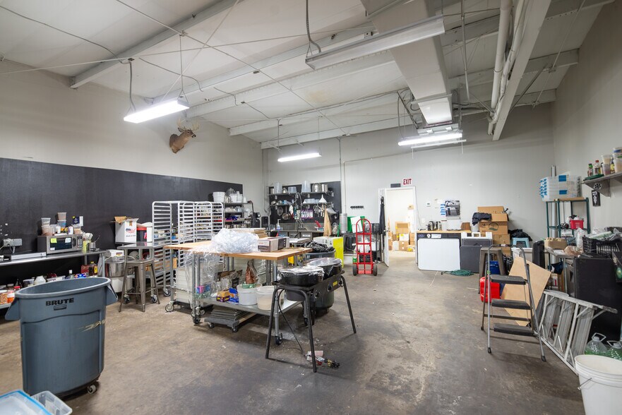 More Photos Of 5010 N Nebraska Ave, Tampa Light Distribution For Lease
