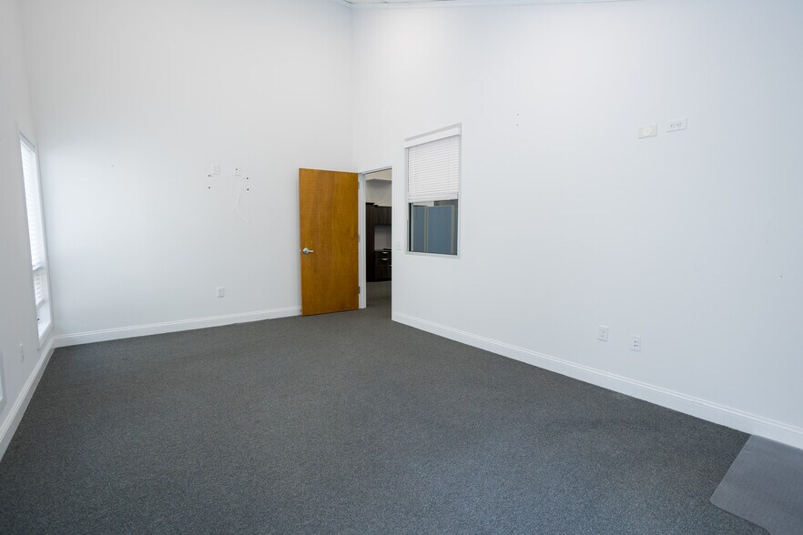 More Photos Of 115 US HIGHWAY Route 46 West, Mountain Lakes Medical For Sale