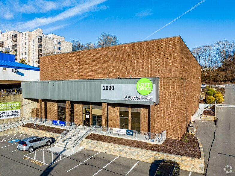 More Photos Of 2090 Greentree Rd, Pittsburgh Office For Lease
