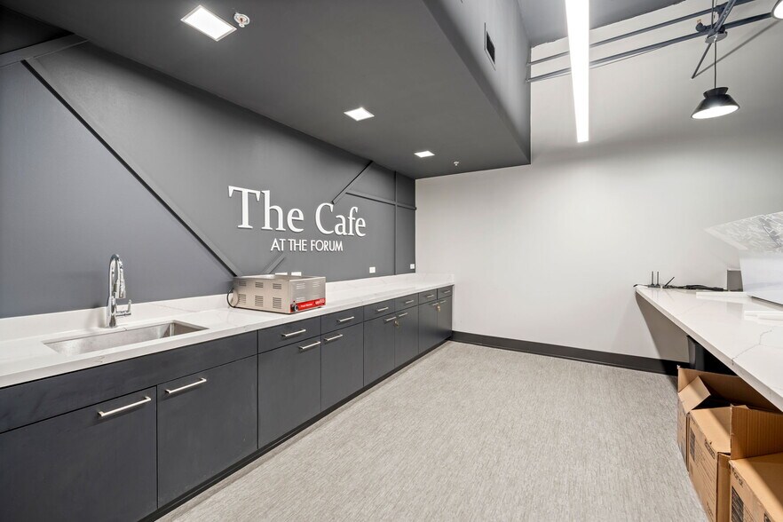 More Photos Of 8000 IH-10 W, San Antonio Unknown For Lease