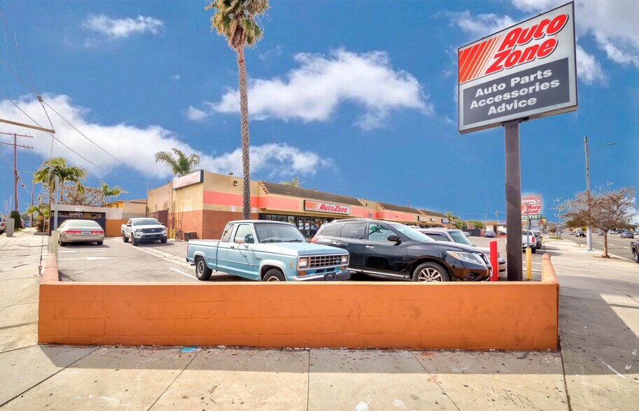 More Photos Of 404-414 W Pacific Coast Hwy, Wilmington Unknown For Lease