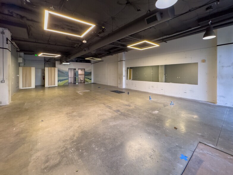 More Photos Of 1250 E Burnside St, Portland Apartments For Lease