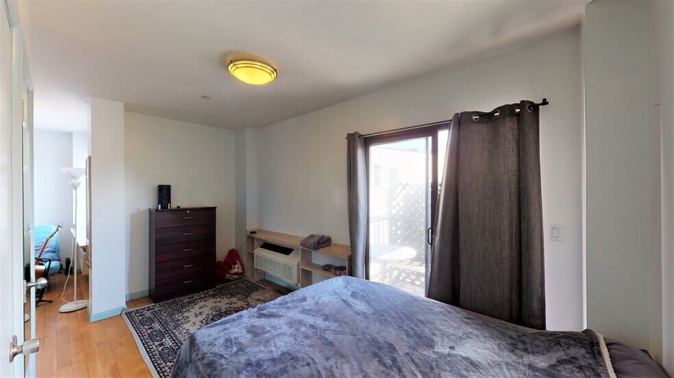 More Photos Of 518 Meeker Ave, Brooklyn Apartments For Sale
