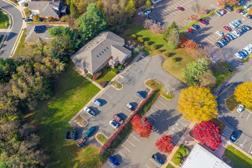 More Photos Of 555 Hospital Dr, Warrenton Medical For Lease