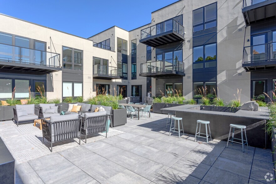 More Photos Of 3901 Sunnyside Rd S, Edina Apartments For Lease