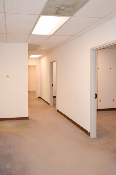 More Photos Of 650 S Shackleford Rd, Little Rock Office For Lease