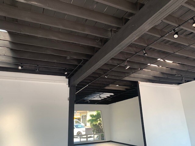 More Photos Of 480-506 Ocean Ave, Laguna Beach Storefront For Lease