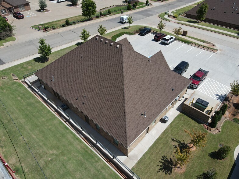 More Photos Of 517 Liberty Ln, Edmond Office For Lease