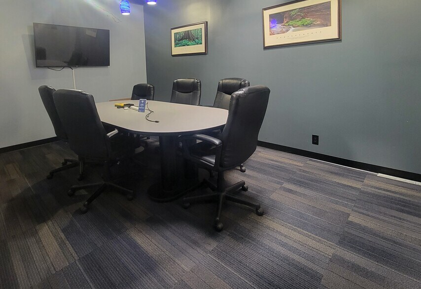 More Photos Of 5642 N 2nd St, Loves Park Office For Sale