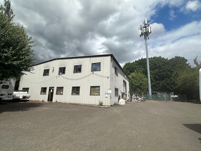 More Photos Of 17437 SE Kendall Ct, Portland Warehouse For Sale