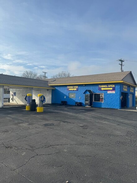More Photos Of 35481 Harper Ave, Clinton Township Carwash For Sale