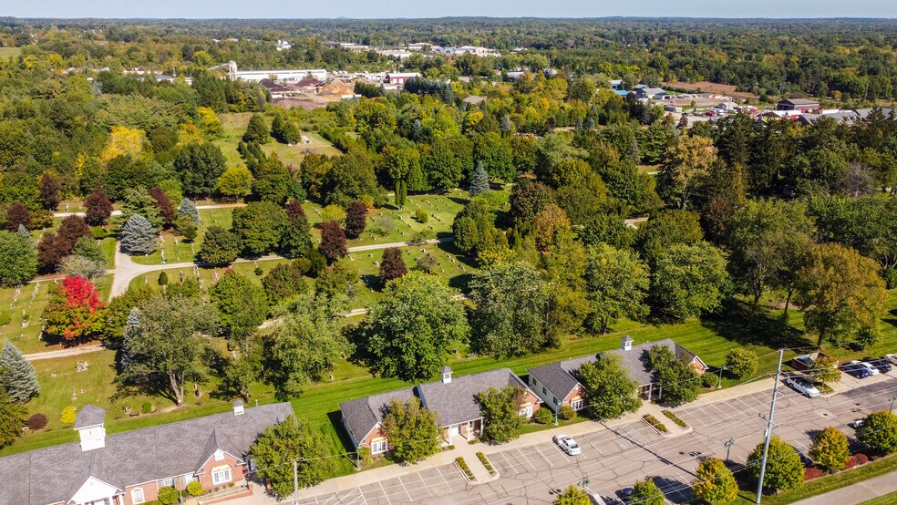 More Photos Of 208 W Highland Rd, Highland Medical For Sale