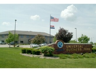 More Photos Of 2905 Universal St, Oshkosh Office For Lease