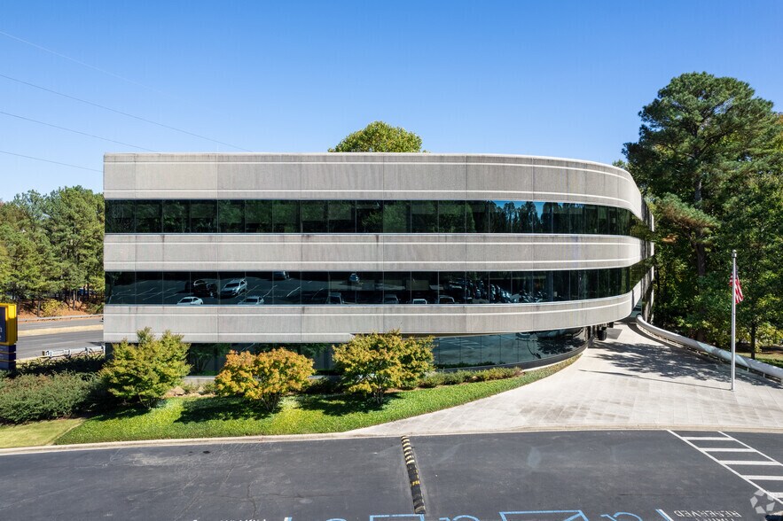 More Photos Of 600 Luckie Dr, Birmingham Office For Lease