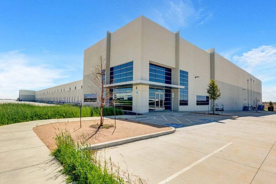 More Photos Of 6719 E Howard Ln, Manor Unknown For Lease