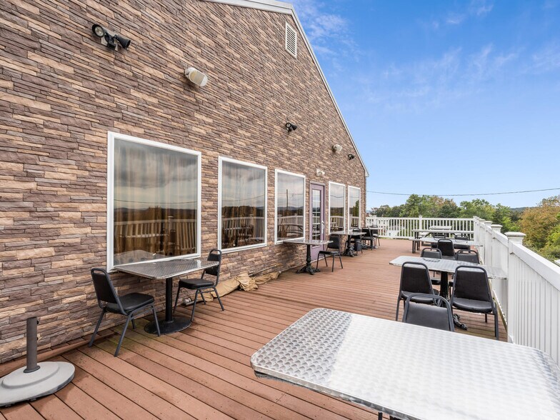More Photos Of 1495 Farmington Ave, Pottstown General Retail For Sale