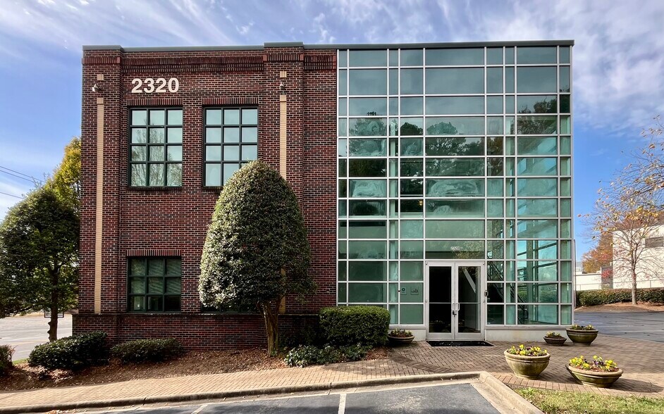 More Photos Of 2320 W Morehead St, Charlotte Loft Creative Space For Lease