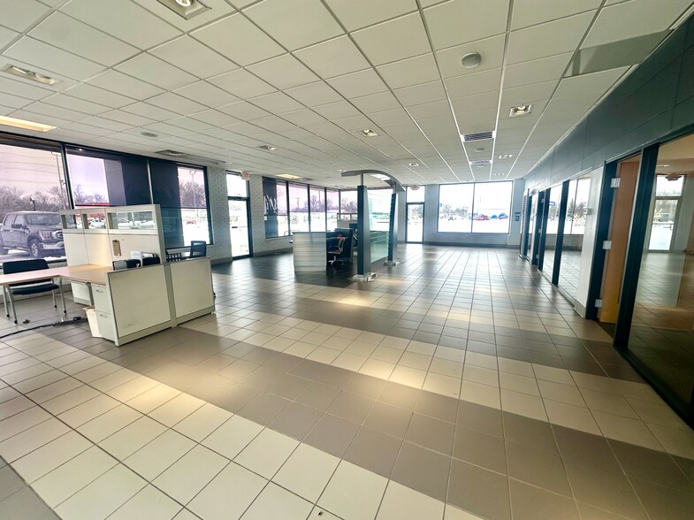 More Photos Of 2051 N Main St, Canton Auto Dealership For Sale
