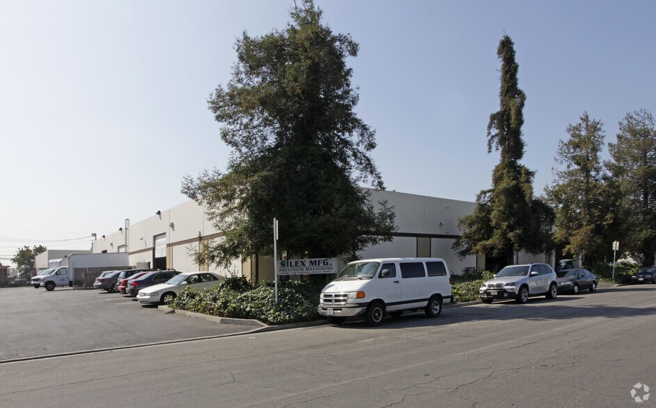 More Photos Of 750-770 Nuttman St, Santa Clara Warehouse For Lease