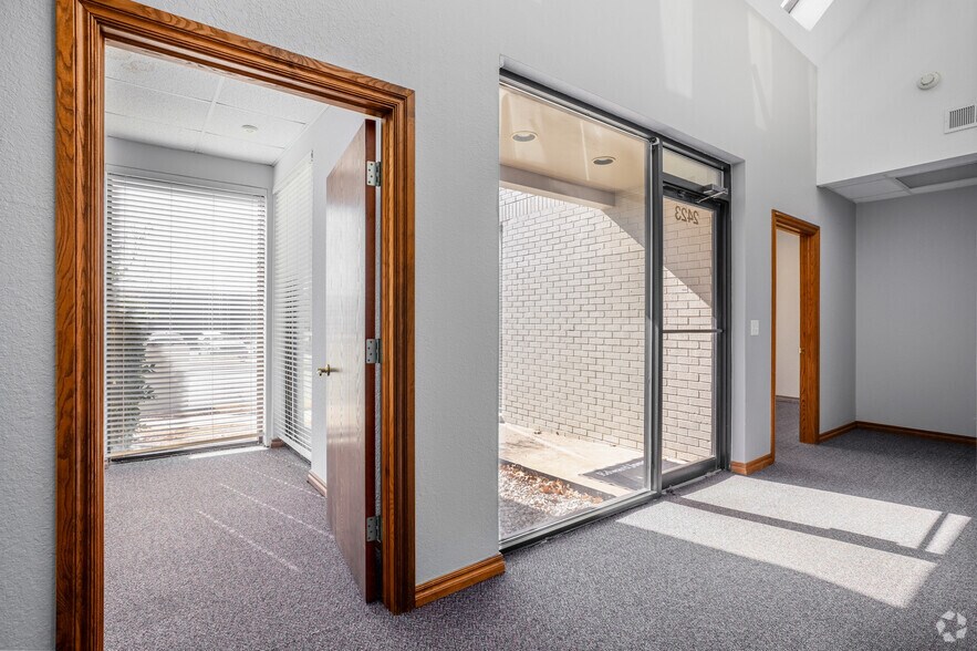 More Photos Of 2421 Wilcox Dr, Norman Office For Sale