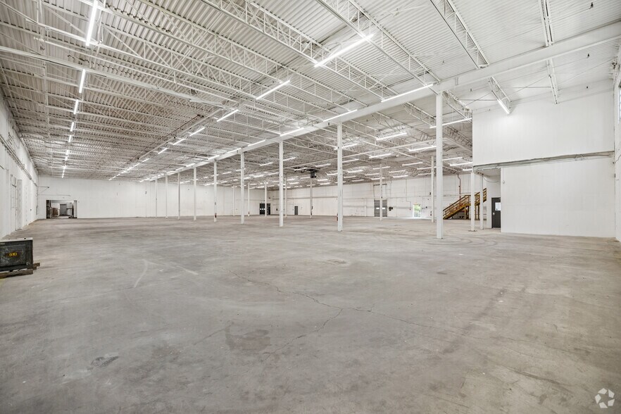 More Photos Of 6 Willow Rd, Ayer Warehouse For Lease