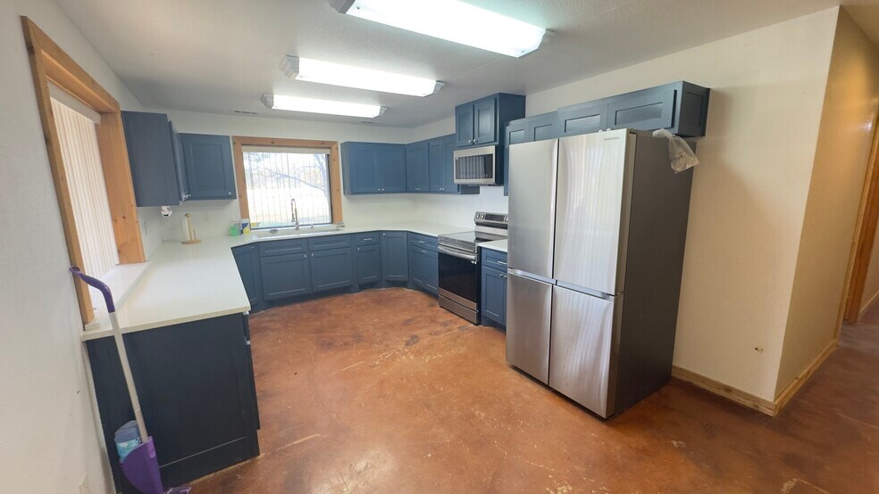 More Photos Of 327 County Road 4851, Newark Industrial For Lease