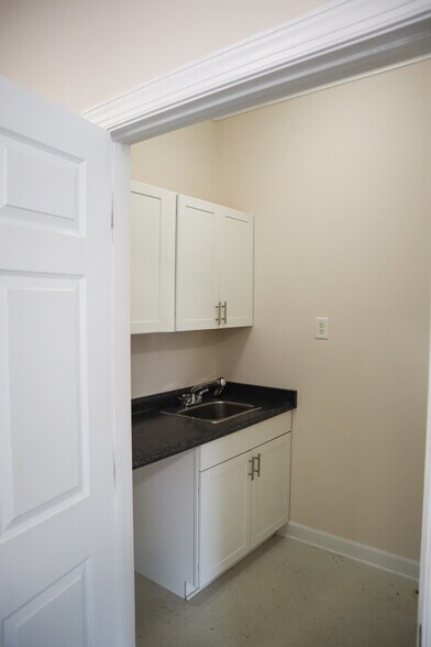 More Photos Of 314 W Millbrook Rd, Raleigh Office For Lease