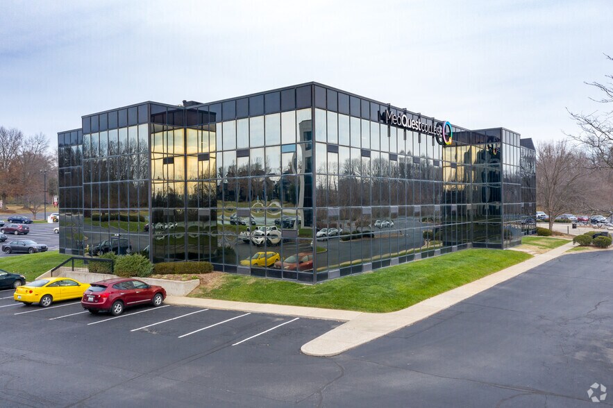 More Photos Of 10400 Linn Station Rd, Louisville Office For Lease