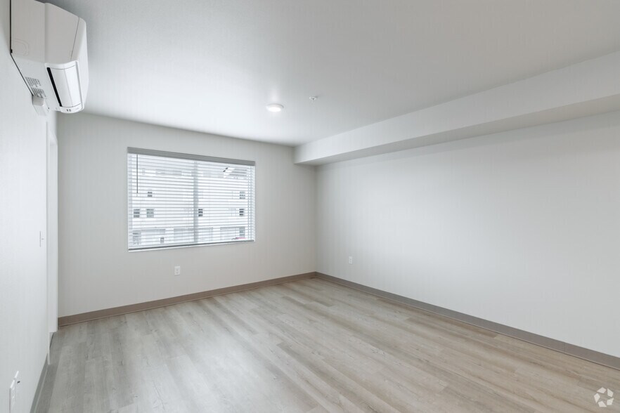 More Photos Of 200 E McCorquedale Rd, Burlington Apartments For Sale