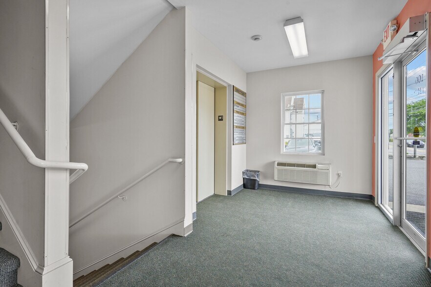 More Photos Of 100 Smithfield Ave, Pawtucket Medical For Sale