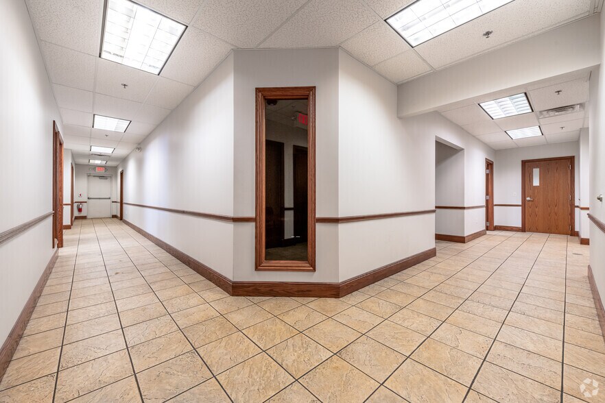 More Photos Of 5900 Pennsylvania Ave, Maple Heights Distribution For Lease