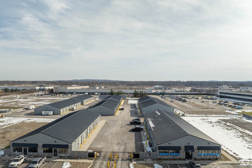 More Photos Of 7840 Tyler Blvd, Mentor Flex For Sale