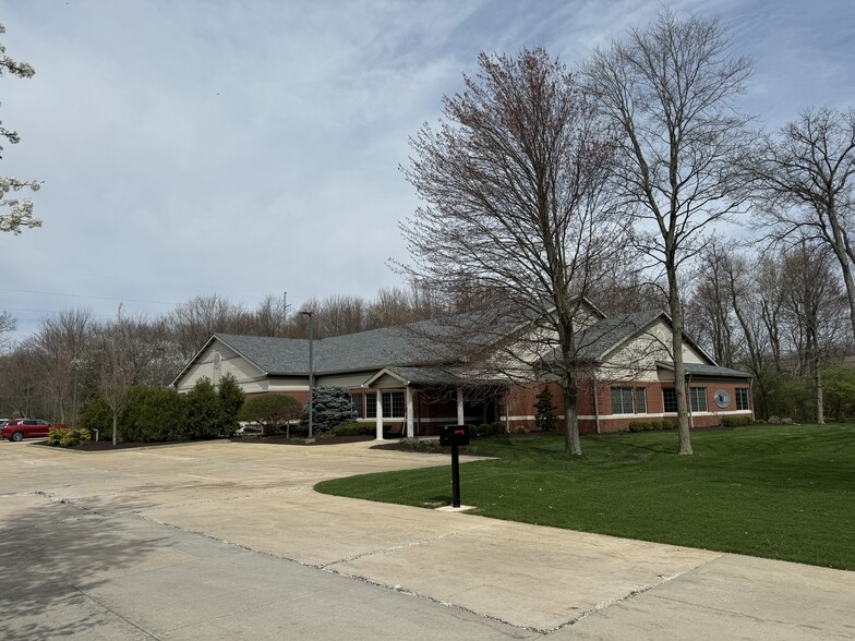 Primary Photo Of 810 Park Pl, Mishawaka Medical For Sale