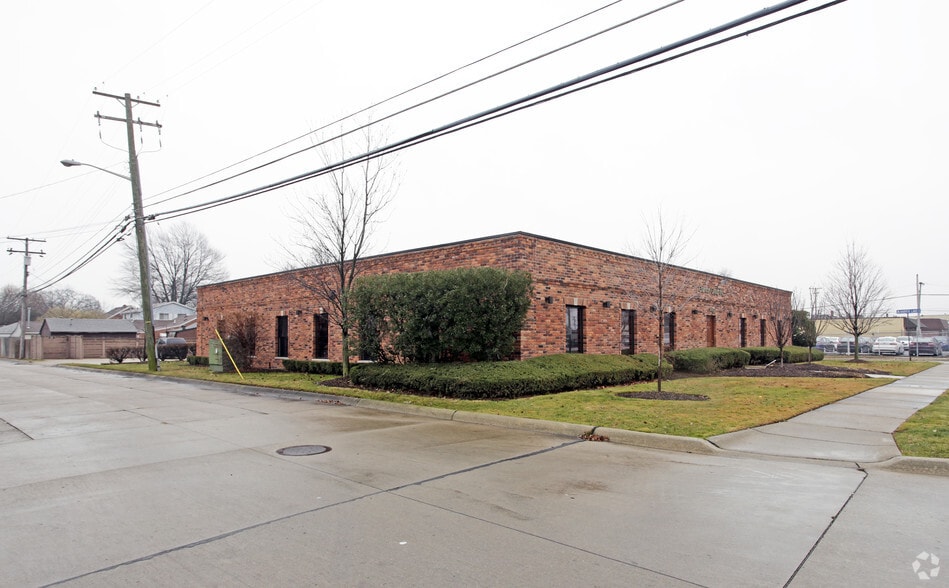 Primary Photo Of 24000 Greater Mack Ave, Saint Clair Shores Office For Lease
