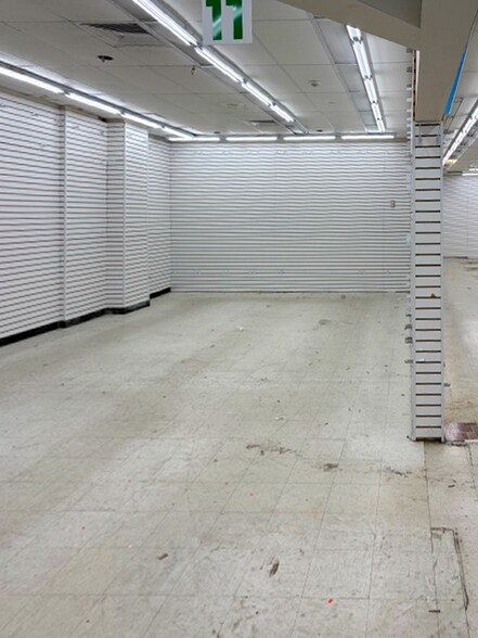 More Photos Of 1402-1404 Rockaway Pky, Brooklyn Freestanding For Sale