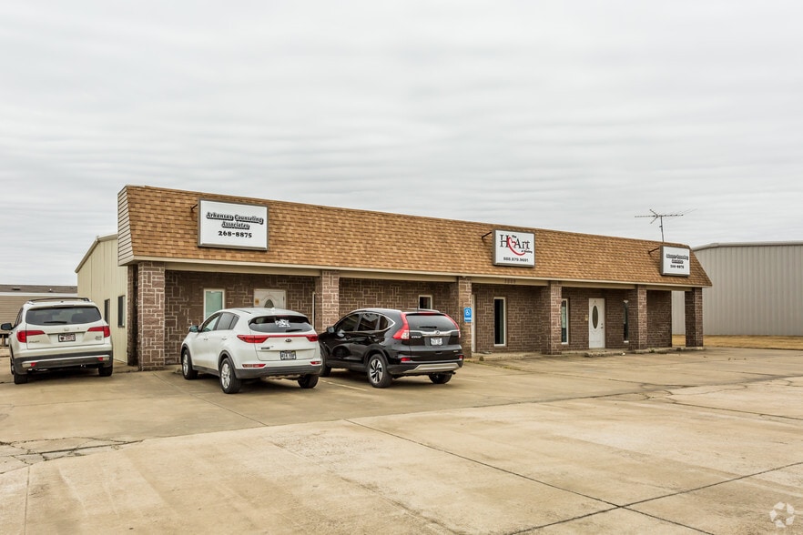 Primary Photo Of 3009 Turman Dr, Jonesboro Office For Lease