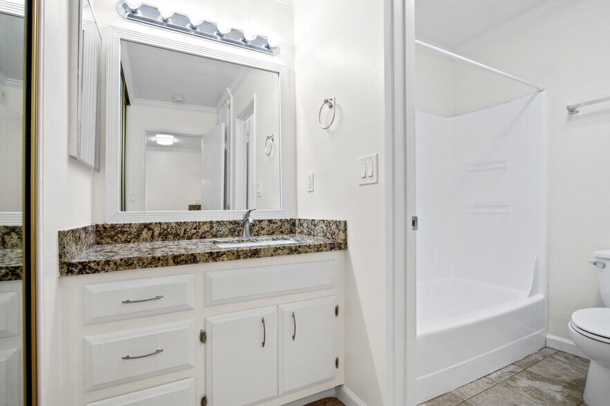 More Photos Of 3320 Redondo Beach Blvd, Torrance Apartments For Sale