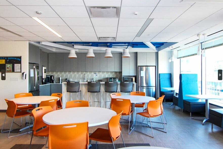 More Photos Of 1275 1st St NE, Washington Office For Lease