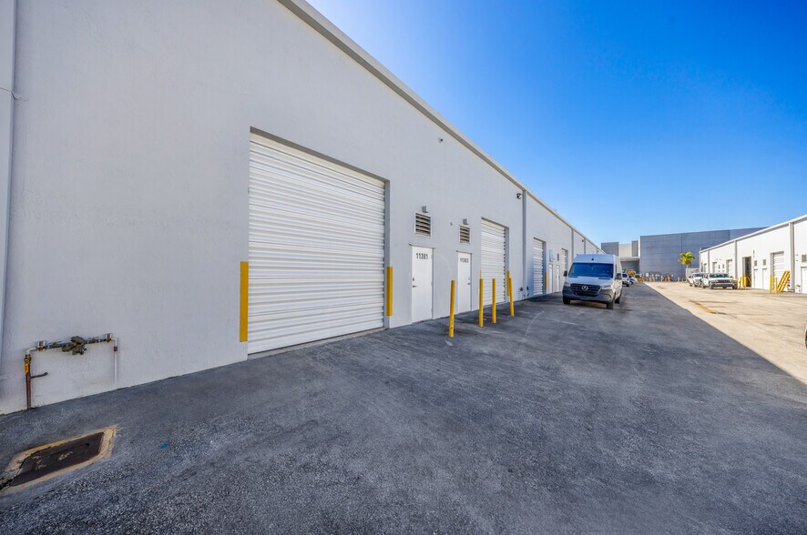 More Photos Of 11379-11399 NW 122nd St, Medley Warehouse For Sale