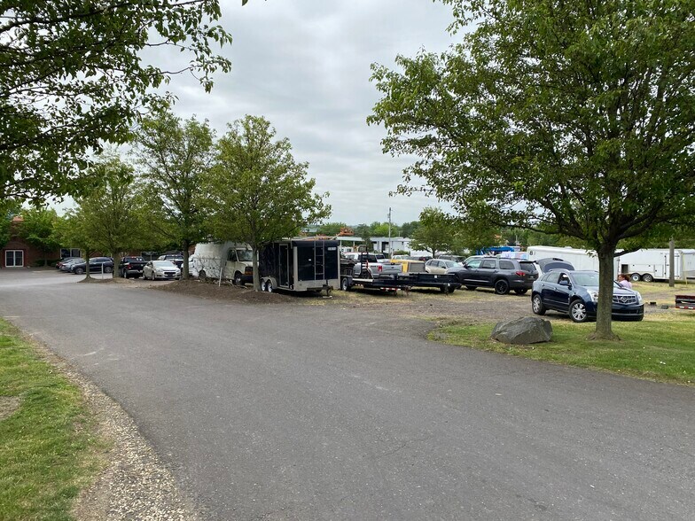 More Photos Of 331 Maple Ave, Horsham Township Manufacturing For Sale