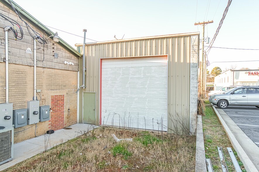 More Photos Of 119 Cherry, Florence Storefront Retail Office For Lease