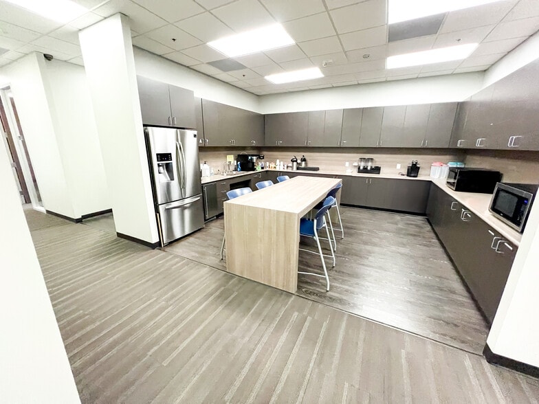 More Photos Of 6401 Holiday Hill Rd, Midland Office For Lease