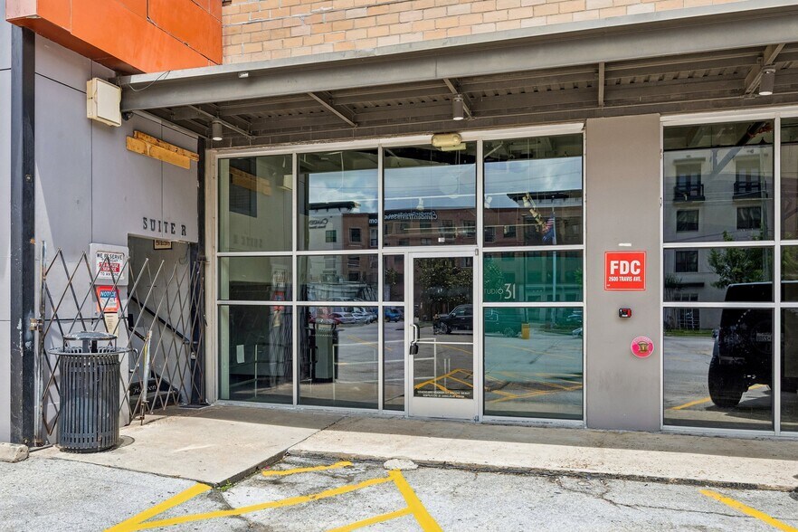 More Photos Of 2600 Travis St, Houston Freestanding For Lease