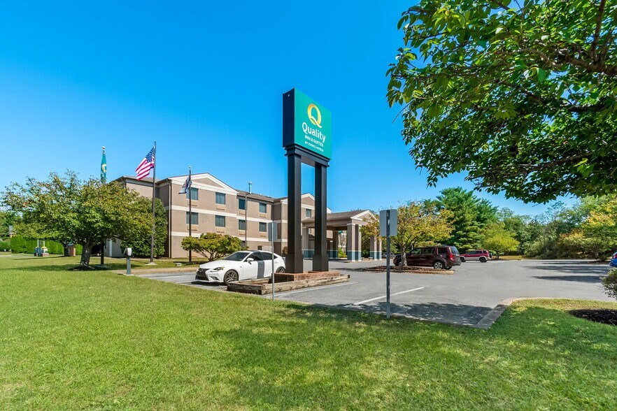 Primary Photo Of 70 Maddex Square Dr, Shepherdstown Hotel For Sale